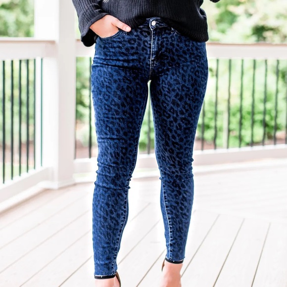 Judy Blue Denim Leopard Print Raw Hem Skinny Jeans Size 16W - Picture 9 of 9